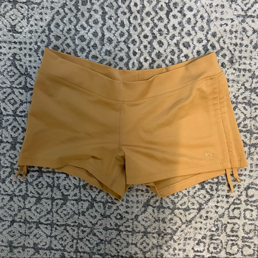 Mika Yoga shorts